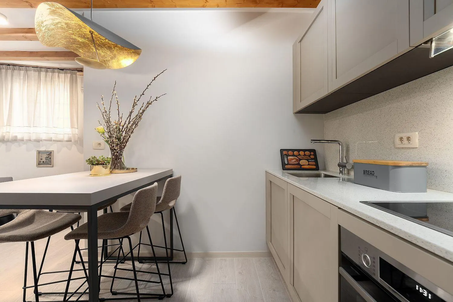 Exquisites Apartment Im Herzen Von Porec Mit Meerblick, Nur 150 Meter Zum Strand
